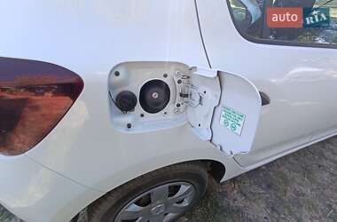 Хэтчбек Dacia Sandero 2013 в 