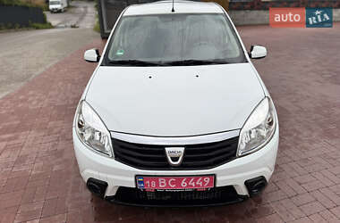 Хэтчбек Dacia Sandero 2009 в 