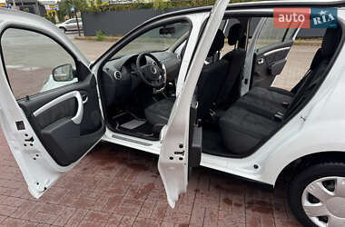 Хэтчбек Dacia Sandero 2009 в 