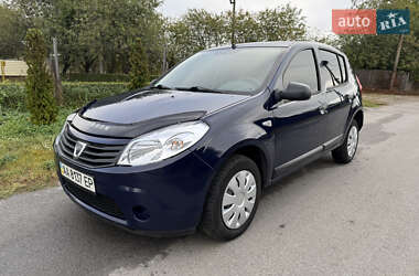 Хетчбек Dacia Sandero 2012 в Чернігові