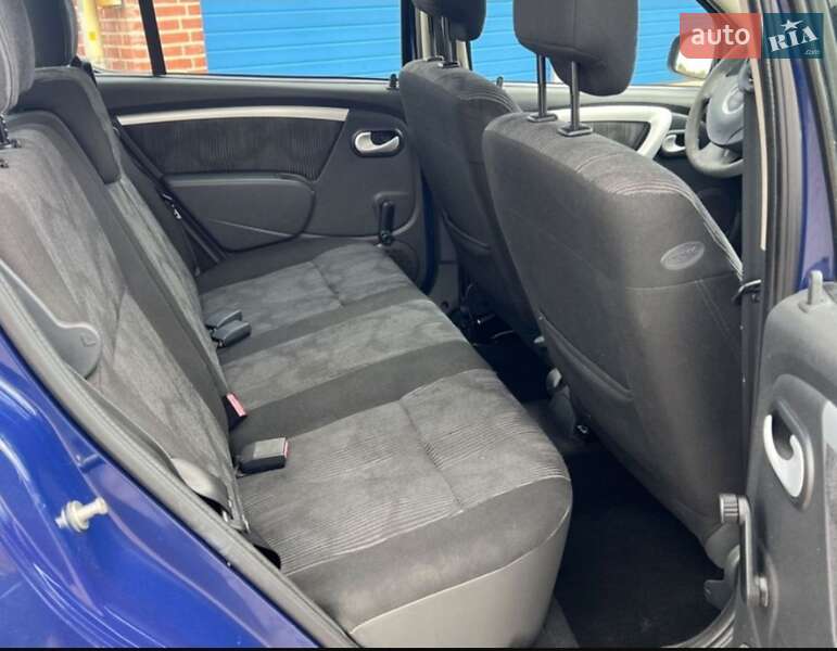 Хэтчбек Dacia Sandero 2009 в Любешове