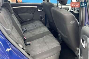 Хэтчбек Dacia Sandero 2009 в 