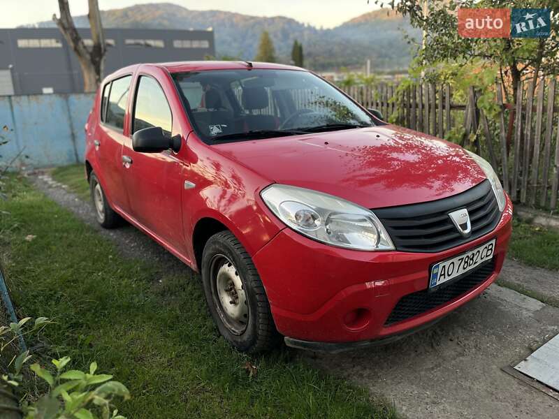 Хэтчбек Dacia Sandero 2009 в Сваляве
