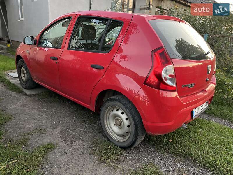 Хэтчбек Dacia Sandero 2009 в Сваляве