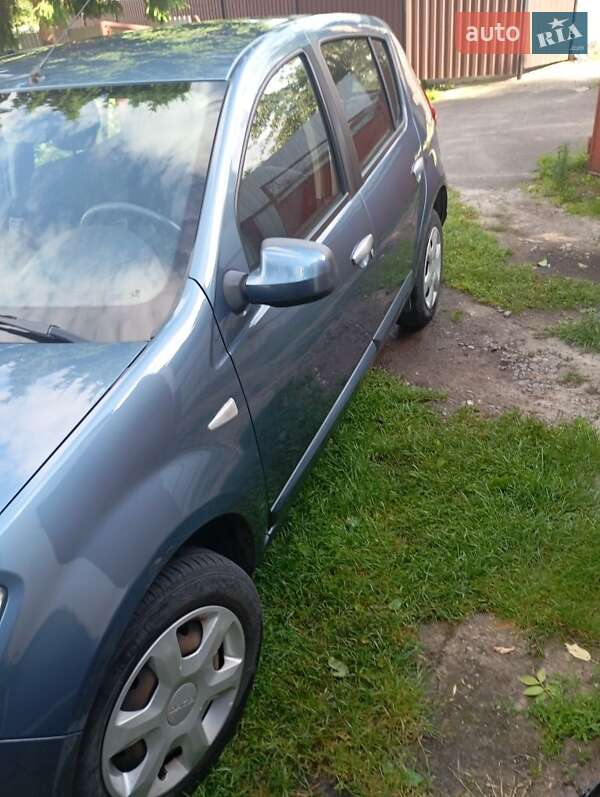 Хетчбек Dacia Sandero 2011 в Горохові фото 3 Хетчбек Dacia Sandero 2011 в Горохові
