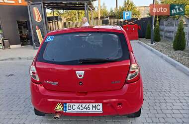 Хэтчбек Dacia Sandero 2008 в 