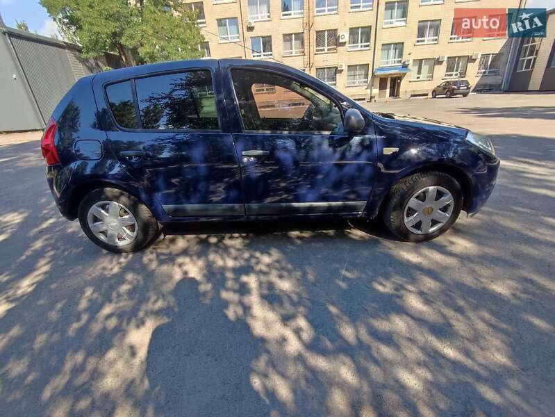 Хэтчбек Dacia Sandero 2010 в Днепре фото 6 Хэтчбек Dacia Sandero 2010 в Днепре