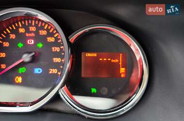 Хэтчбек Dacia Sandero 2015 в 