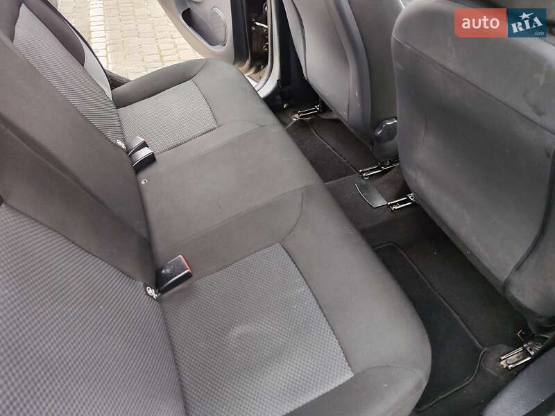 Хэтчбек Dacia Sandero 2015 в Львове