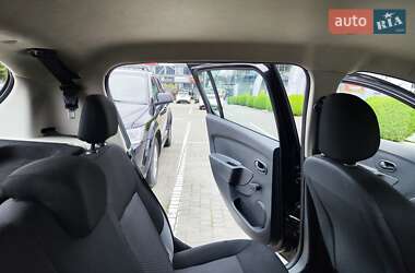Хэтчбек Dacia Sandero 2015 в 