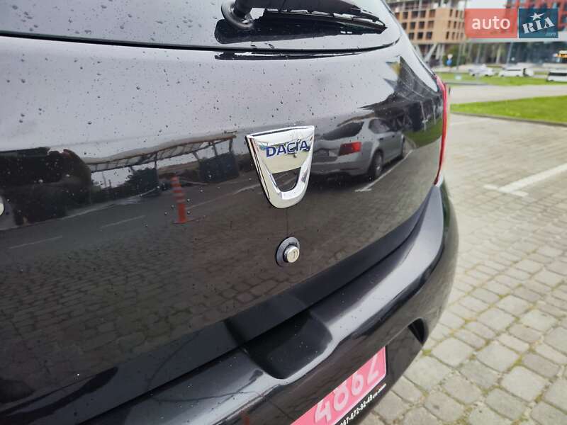 Хэтчбек Dacia Sandero 2015 в Львове