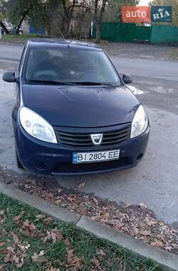 Хэтчбек Dacia Sandero 2012 в Полтаве