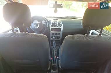 Хэтчбек Dacia Sandero 2009 в 