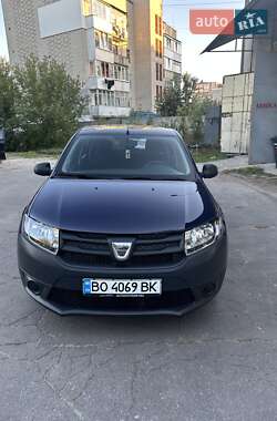 Хэтчбек Dacia Sandero 2015 в 