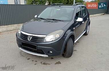 Позашляховик / Кросовер Dacia Sandero 2012 в Львові