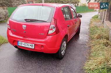 Хэтчбек Dacia Sandero 2009 в 