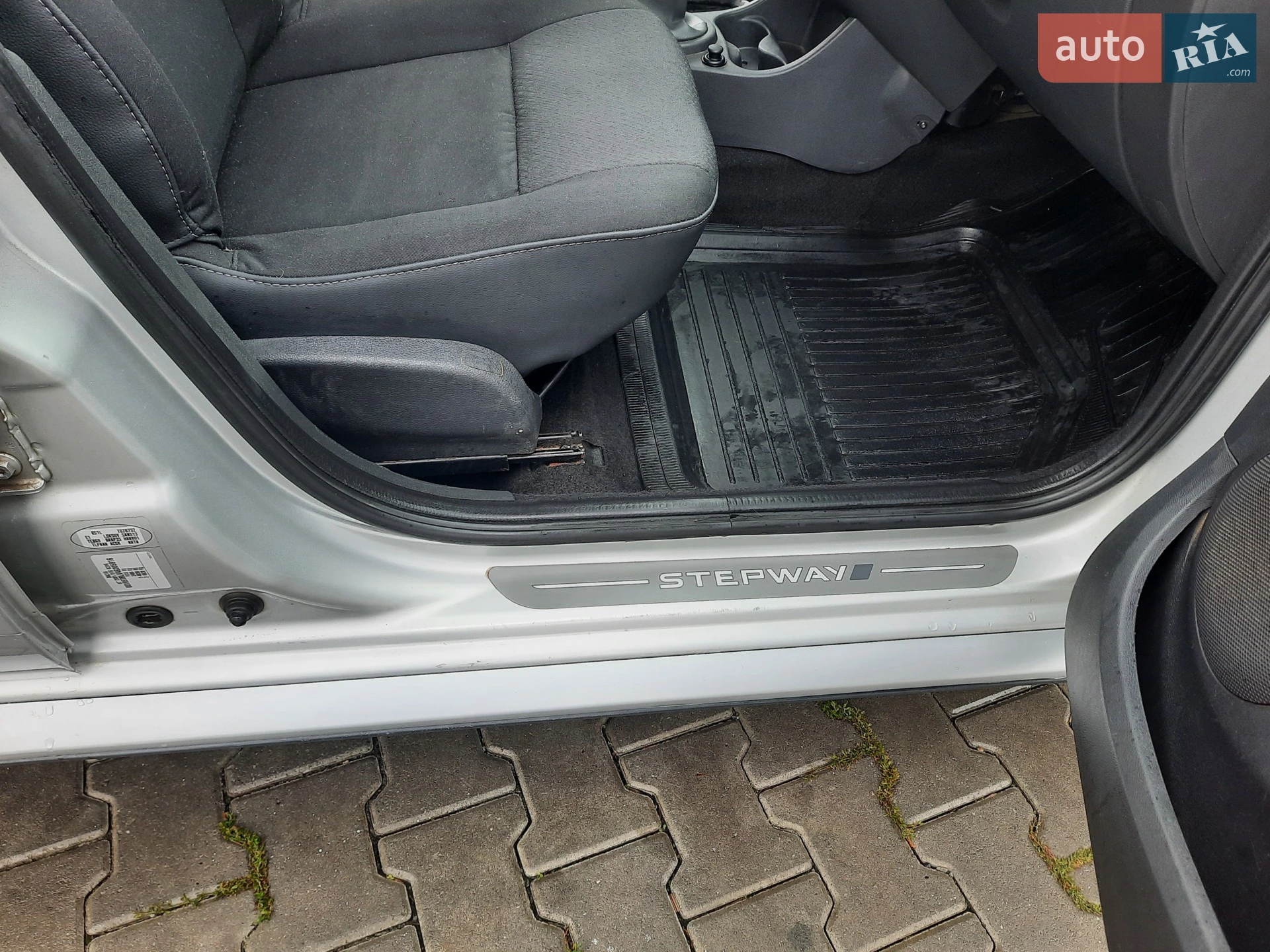 2011 Dacia Sandero - мініатюра 15