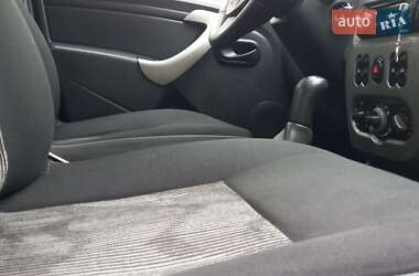 Хэтчбек Dacia Sandero 2009 в 
