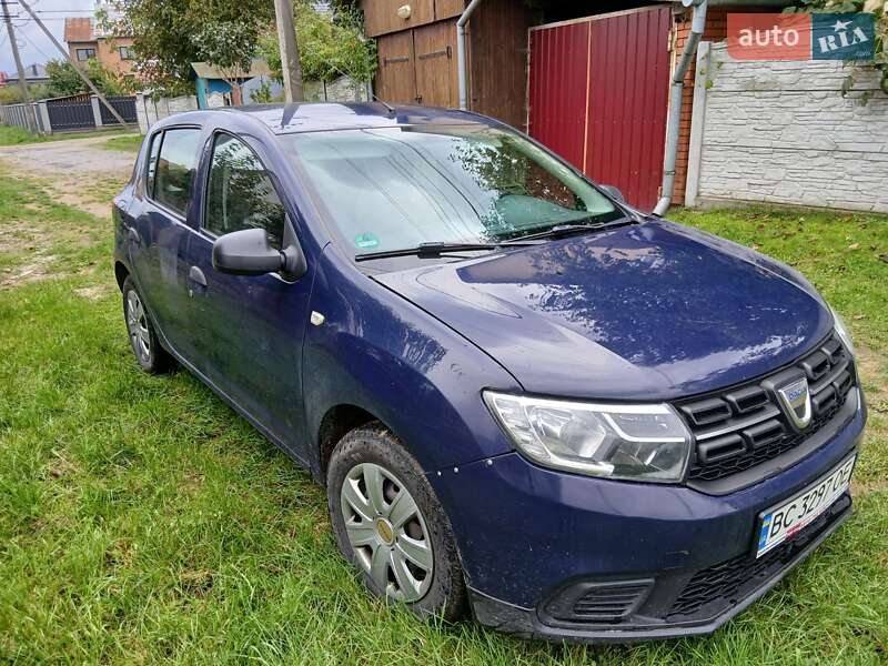 Хэтчбек Dacia Sandero 2017 в Львове
