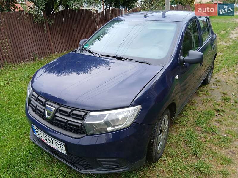 Хэтчбек Dacia Sandero 2017 в Львове