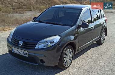Хэтчбек Dacia Sandero 2009 в Лубнах