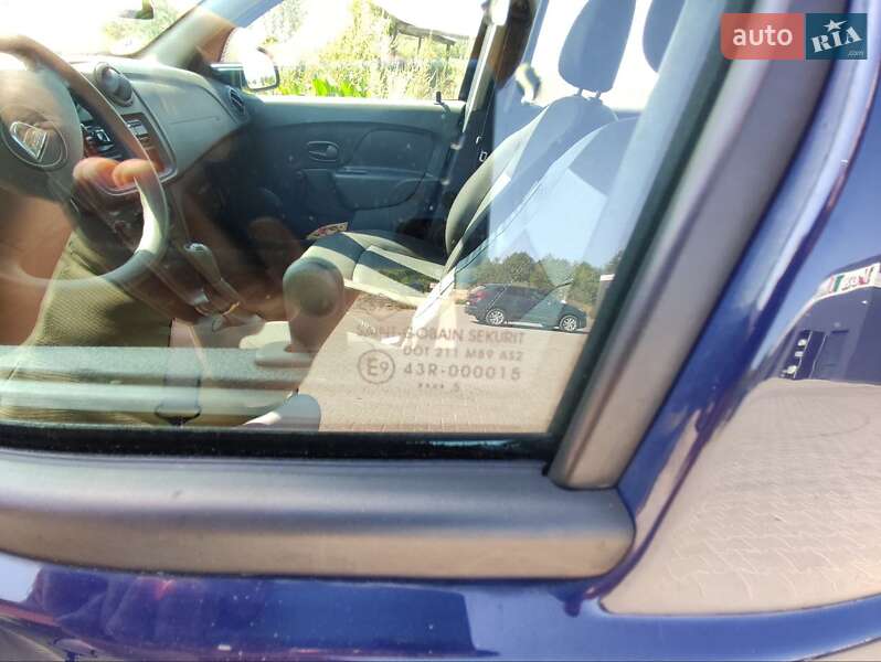 Хетчбек Dacia Sandero 2015 в Львові