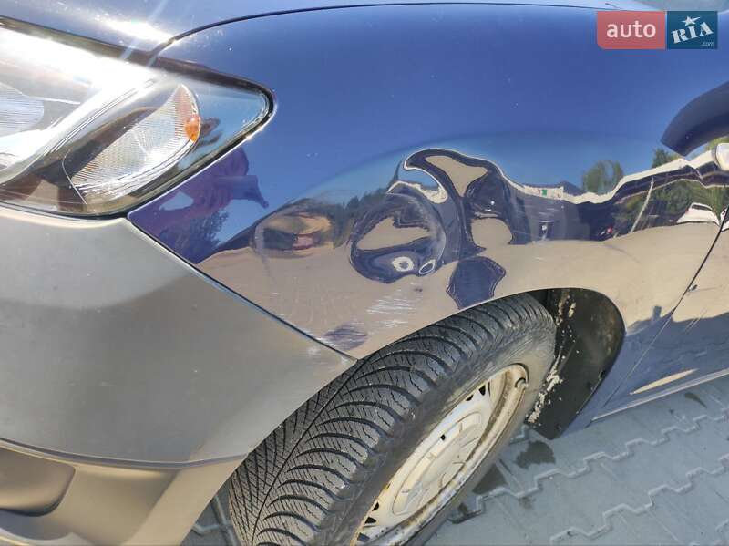 Хетчбек Dacia Sandero 2015 в Львові