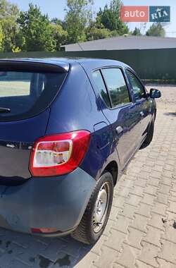 Хетчбек Dacia Sandero 2015 в  фото 10 Хетчбек Dacia Sandero 2015 в