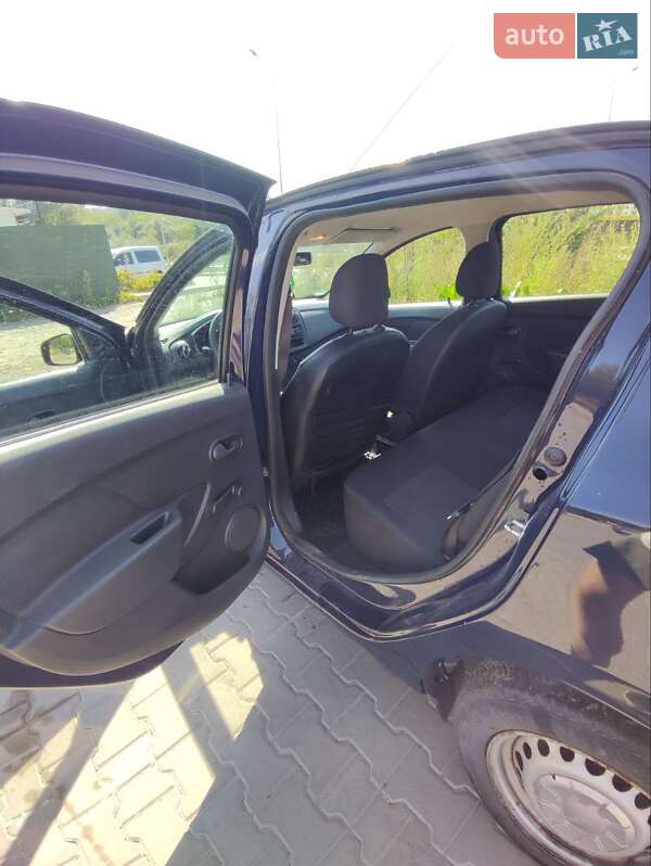 Хетчбек Dacia Sandero 2015 в Львові