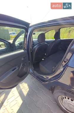 Хетчбек Dacia Sandero 2015 в  фото 6 Хетчбек Dacia Sandero 2015 в