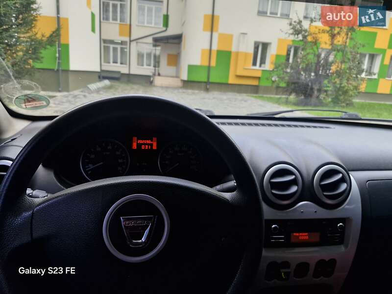Хэтчбек Dacia Sandero 2012 в Тернополе