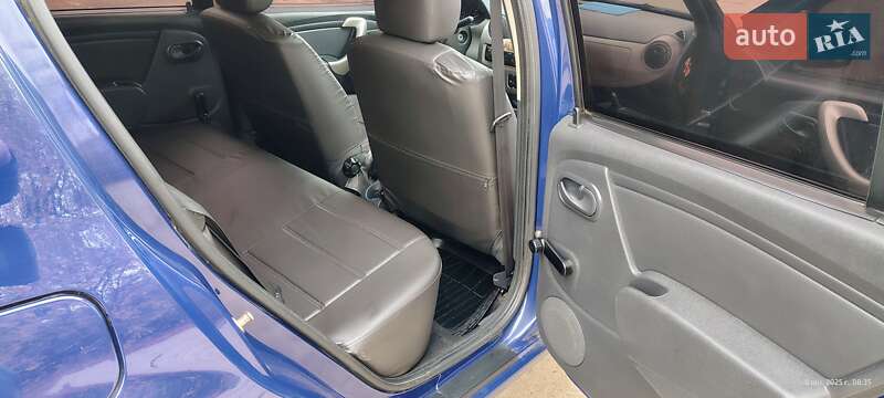 Хетчбек Dacia Sandero 2008 в Сумах фото 10 Хетчбек Dacia Sandero 2008 в Сумах