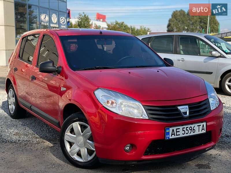 Хэтчбек Dacia Sandero 2009 в Днепре