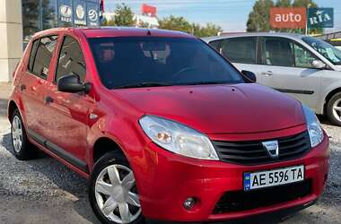 Хэтчбек Dacia Sandero 2009 в 
