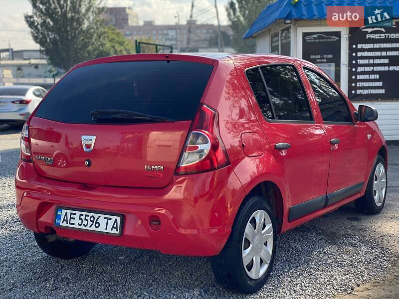 Хэтчбек Dacia Sandero 2009 в Днепре