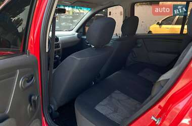 Хэтчбек Dacia Sandero 2009 в 