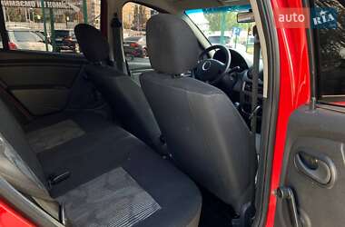 Хэтчбек Dacia Sandero 2009 в 