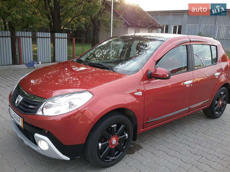 Хэтчбек Dacia Sandero 2009 в Ужгороде