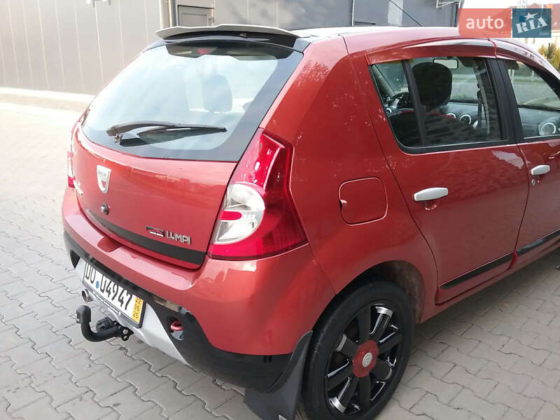 Хэтчбек Dacia Sandero 2009 в Ужгороде