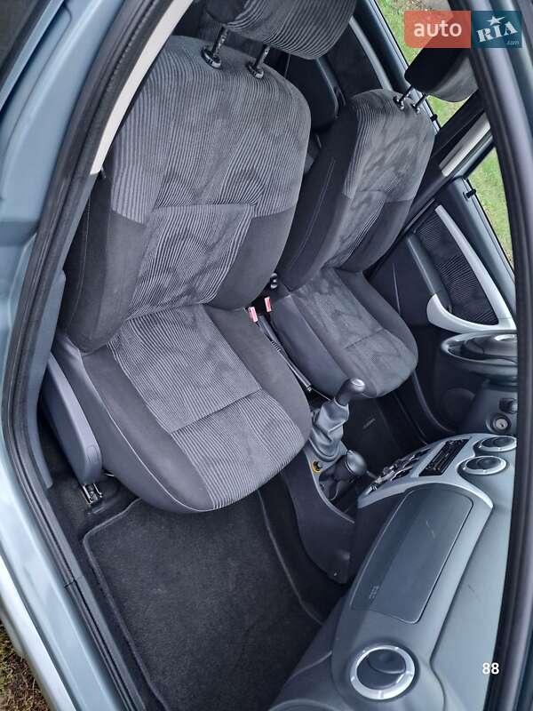 Внедорожник / Кроссовер Dacia Sandero 2009 в Полтаве