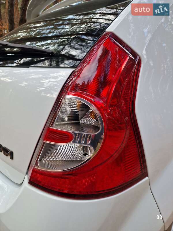 Хэтчбек Dacia Sandero 2009 в Полтаве