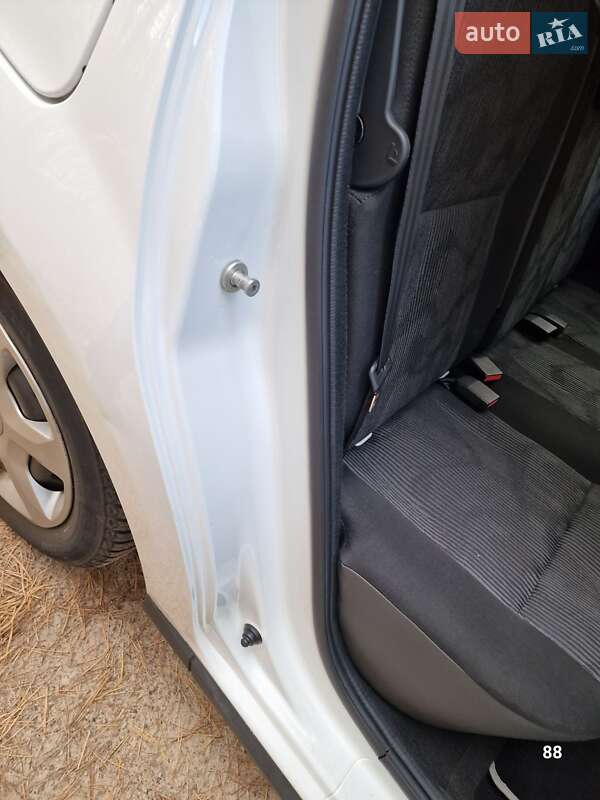 Хэтчбек Dacia Sandero 2009 в Полтаве