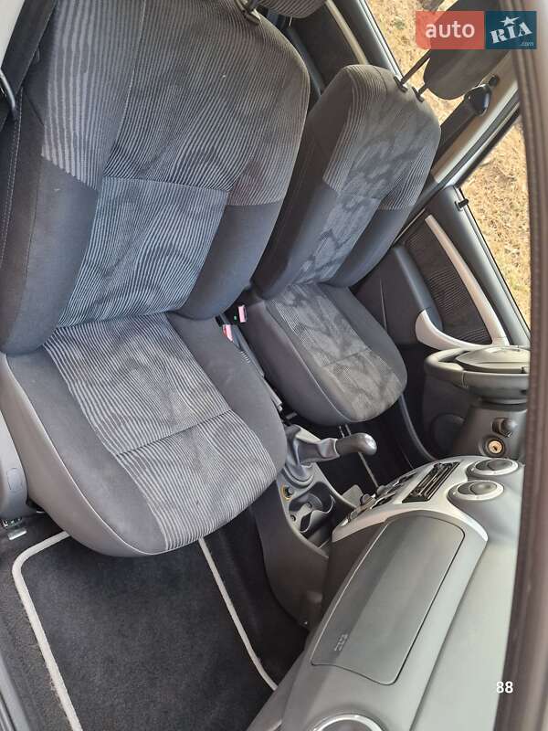 Хэтчбек Dacia Sandero 2009 в Полтаве