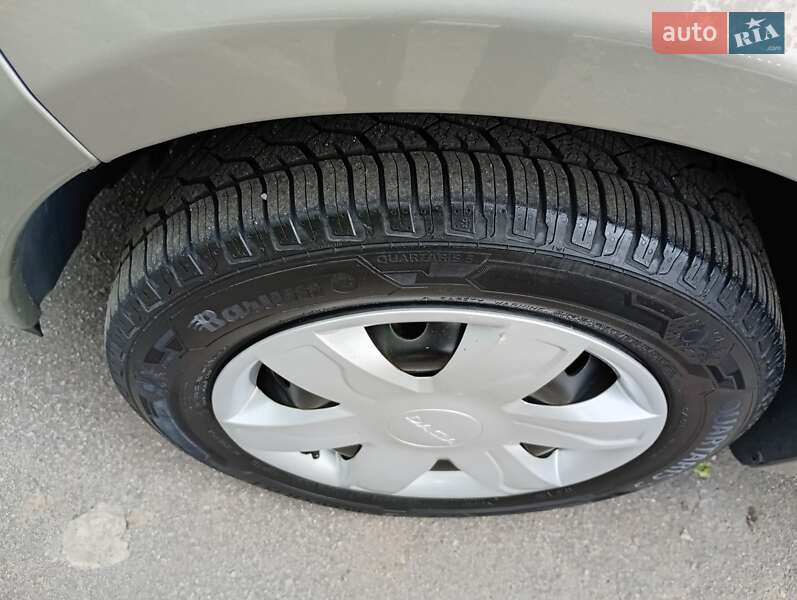 Хэтчбек Dacia Sandero 2009 в Калиновке фото 10 Хэтчбек Dacia Sandero 2009 в Калиновке