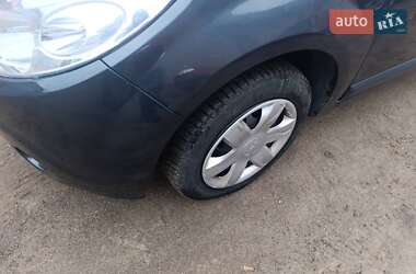 Хэтчбек Dacia Sandero 2009 в 