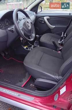 Хэтчбек Dacia Sandero 2011 в Чернигове