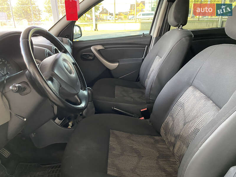 Хэтчбек Dacia Sandero 2010 в Ровно фото 4 Хэтчбек Dacia Sandero 2010 в Ровно