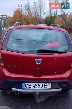 Хэтчбек Dacia Sandero 2011 в Чернигове
