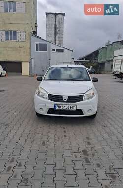 Хэтчбек Dacia Sandero 2009 в Ровно