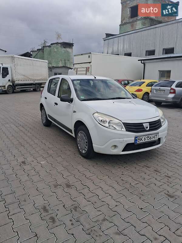 Хетчбек Dacia Sandero 2009 в Рівному
